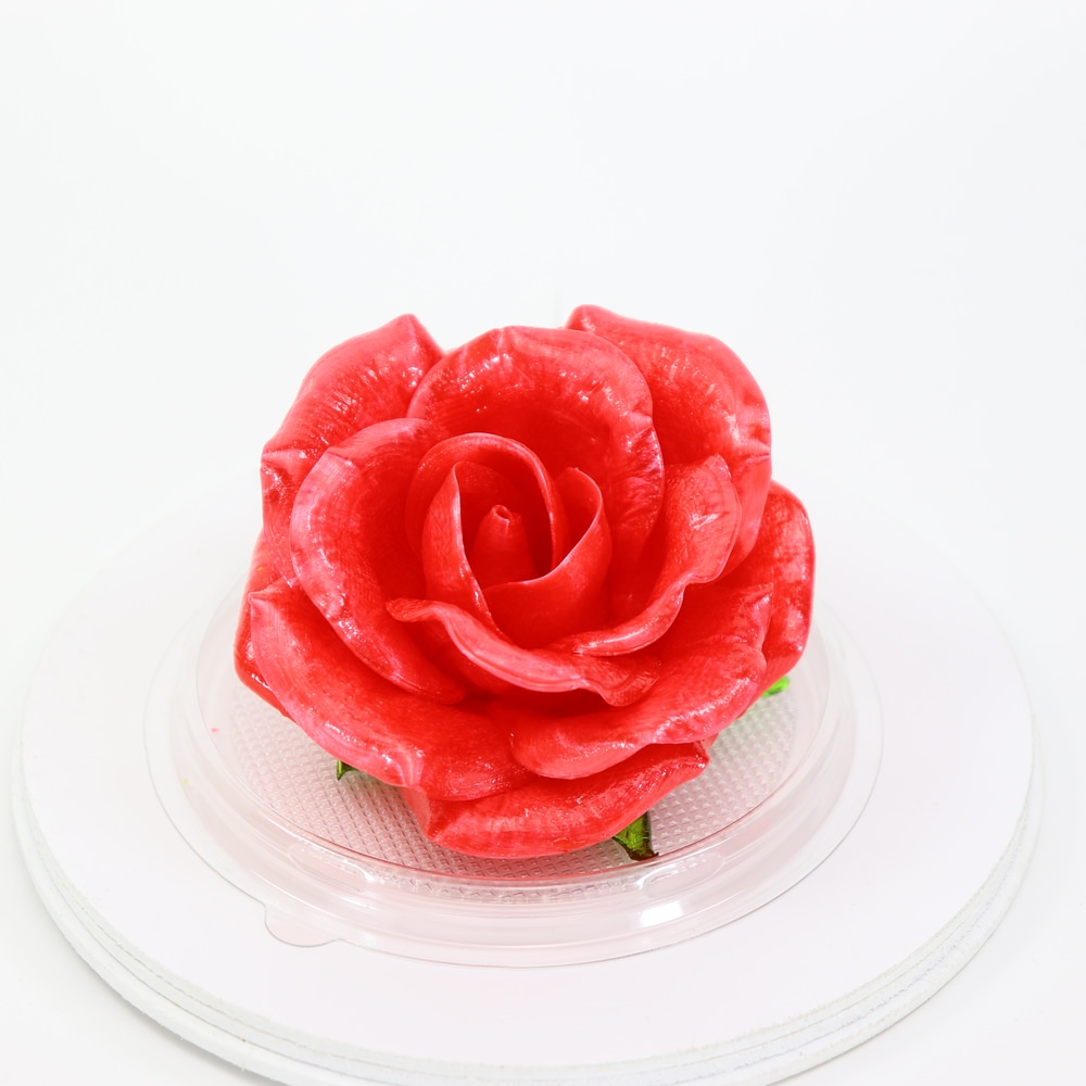 Карамельная Роза маленькая огненно-красная в полусфере